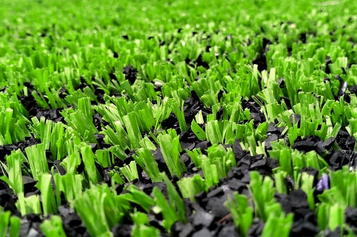 cancha de fútbol con pasto sintético, obra de Sportmaster México