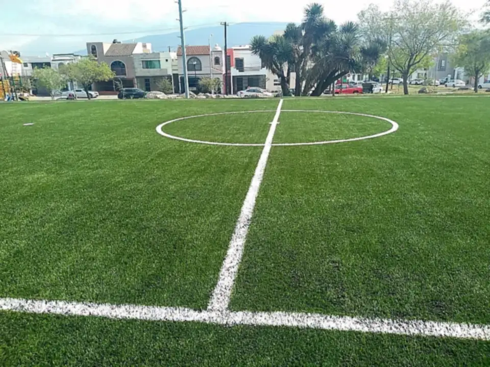 Cancha de fútbol 5 en el Fraccionamiento Residencial Cumbres Oro, Monterrey