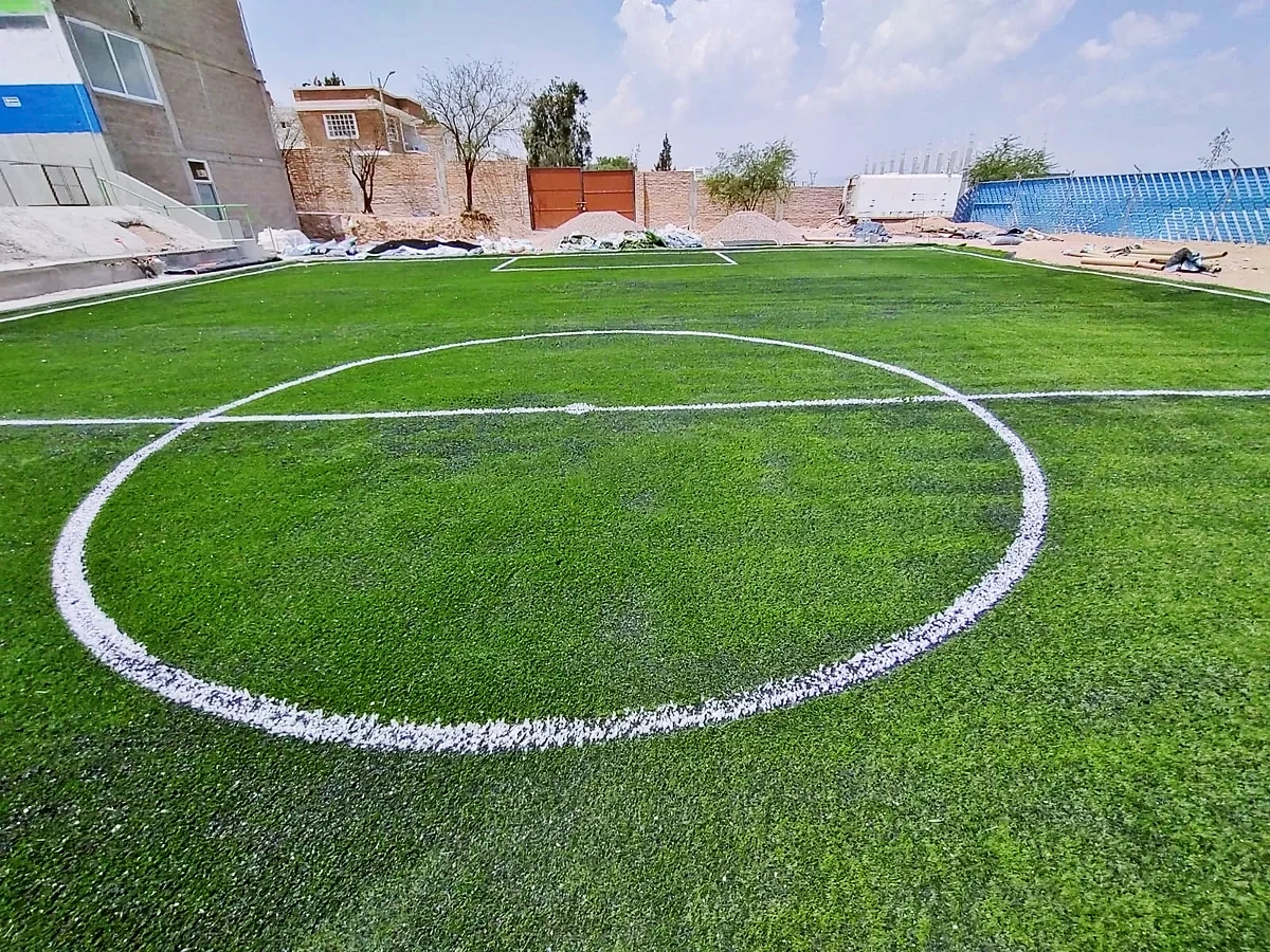 Cancha de fútbol 7 en el Instituto Tesla, Aguascalientes