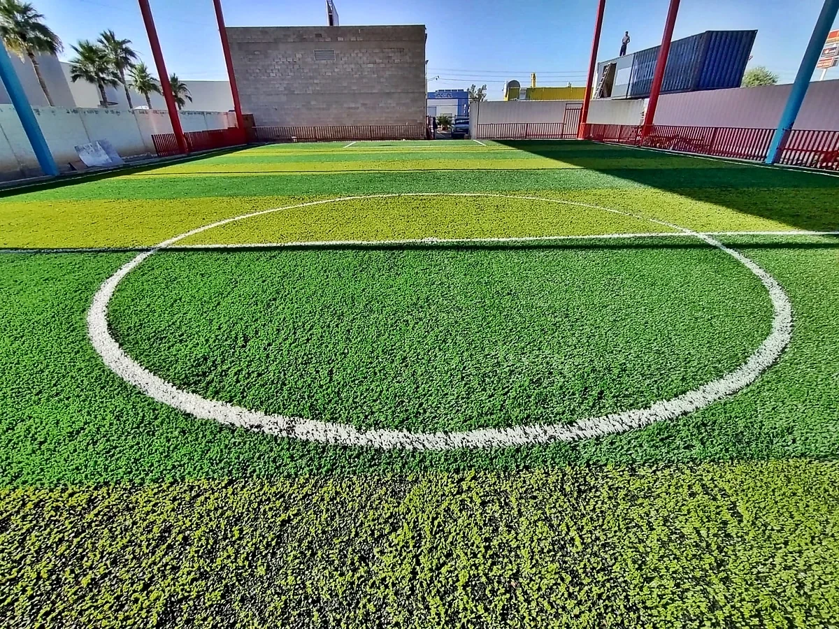 Cancha de fútbol 7 con pasto sintético en Mexicali, Baja California: otra vista de la cancha de fútbol 7