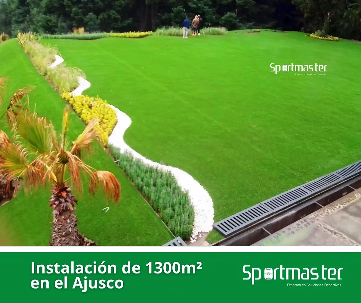 Área verde con pasto sintético con pasto sintético en Áreas Verdes Residenciales, Ajusco