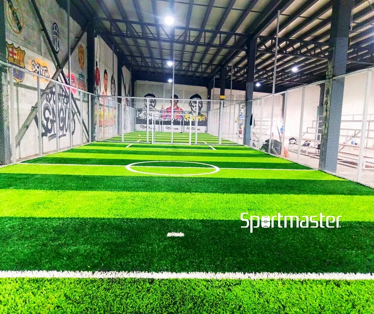 Cancha de fútbol 5 con pasto sintético en Cancha Penta League, Álvaro Obregón, Ciudad de México: líneas insertadas en el pasto sintético