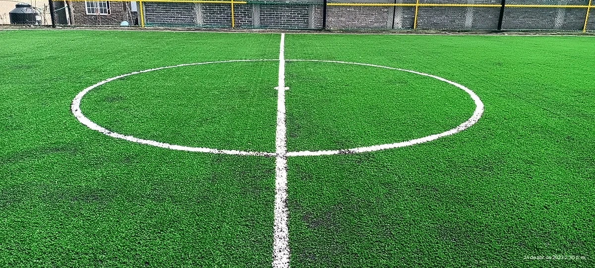 Cancha de fútbol 7 con pasto sintético en Sport Arena Invictus, Xochimilco