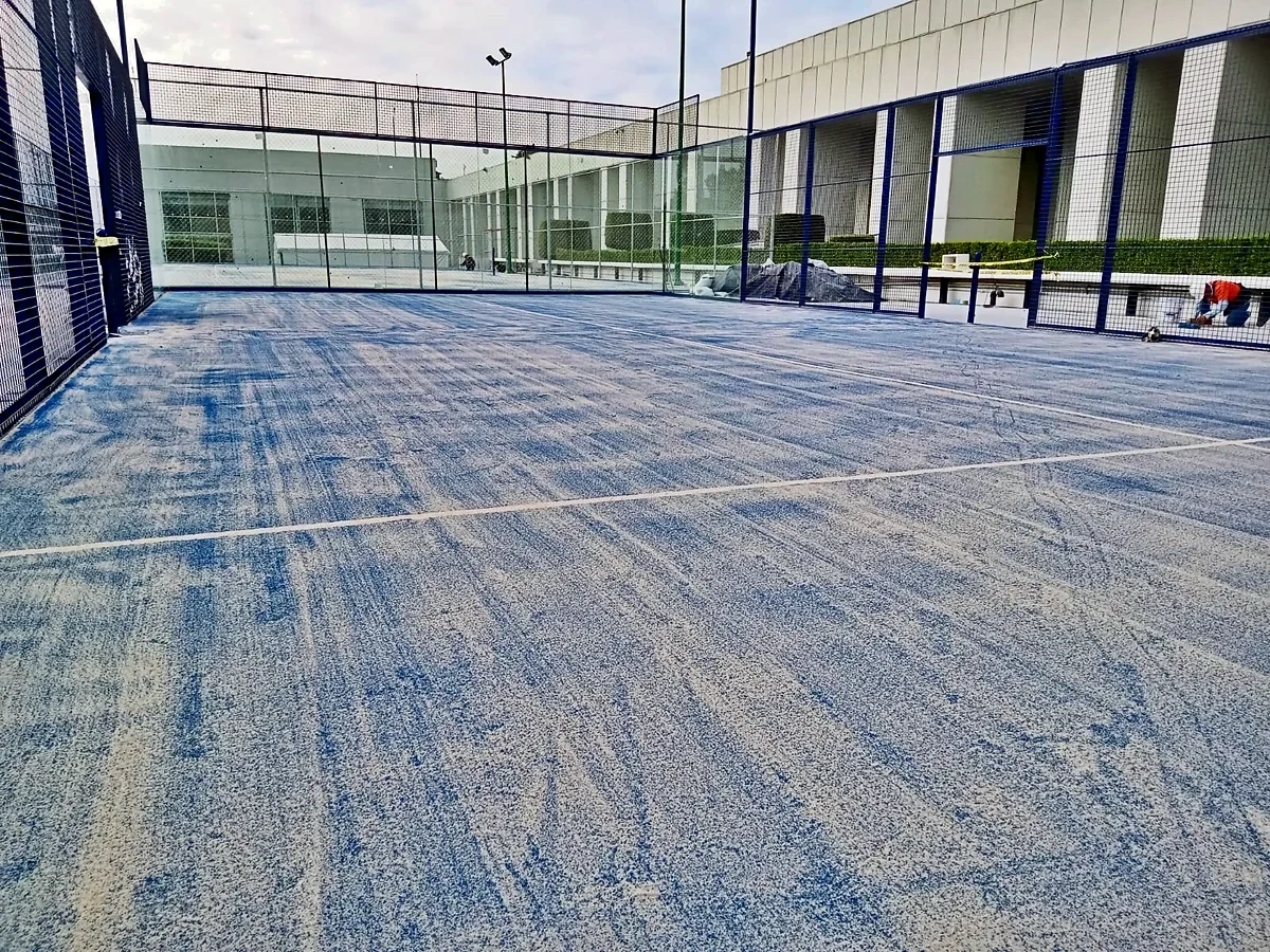 Cancha de pádel con pasto sintético en Coyoacán, Ciudad de México: pasto sintético para pádel