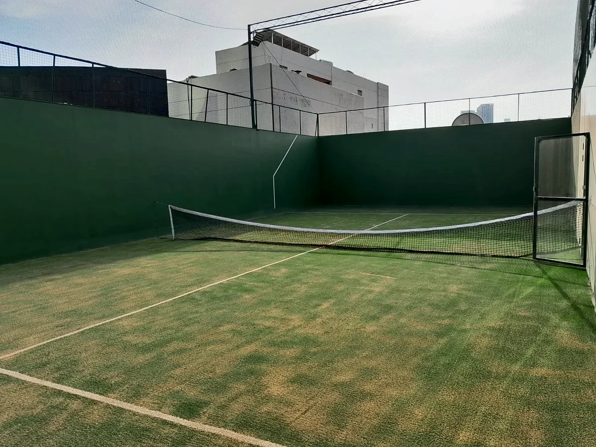 Cancha de pádel con pasto sintético en Miguel Hidalgo, Ciudad de México