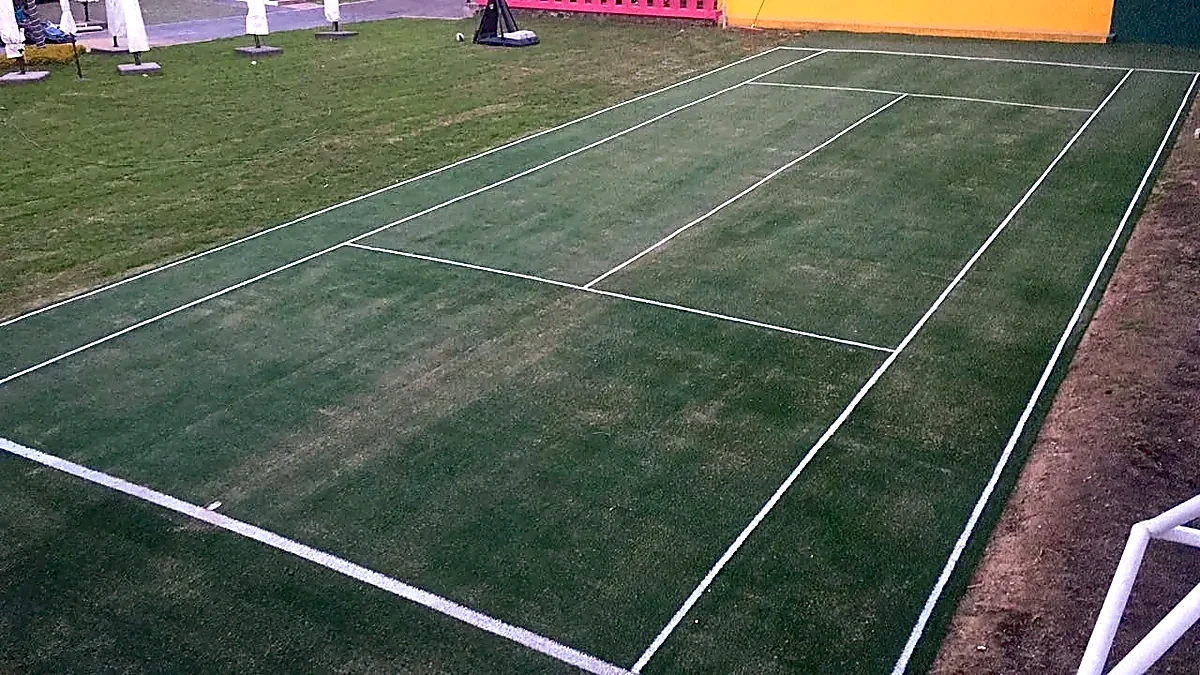 Cancha de tenis con pasto sintético en Coyoacán, Ciudad de México