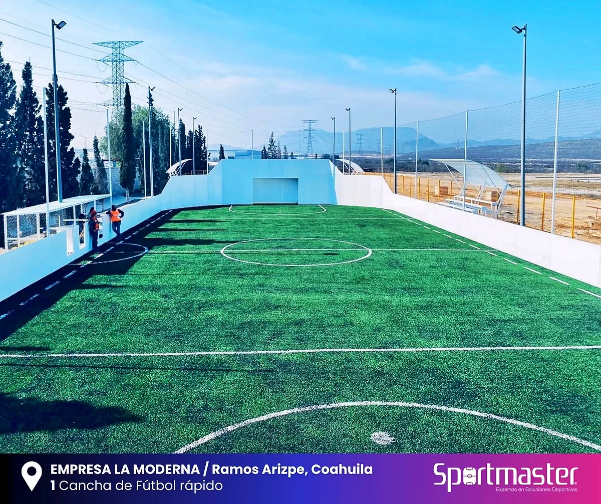 Cancha de fútbol rápido con pasto sintético en Planta industrial, Ramos Arizpe