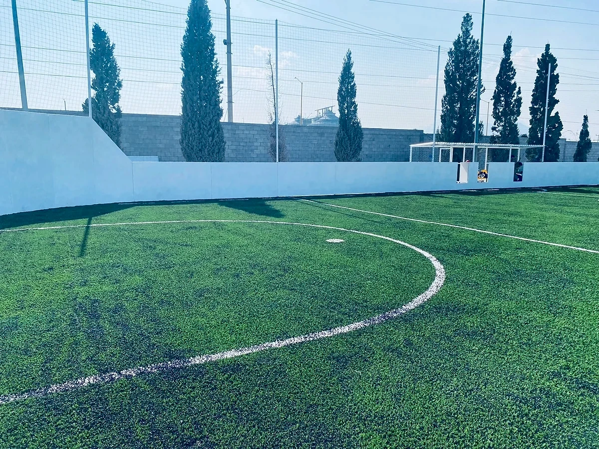Cancha de fútbol rápido con pasto sintético en Ramos Arizpe, Coahuila