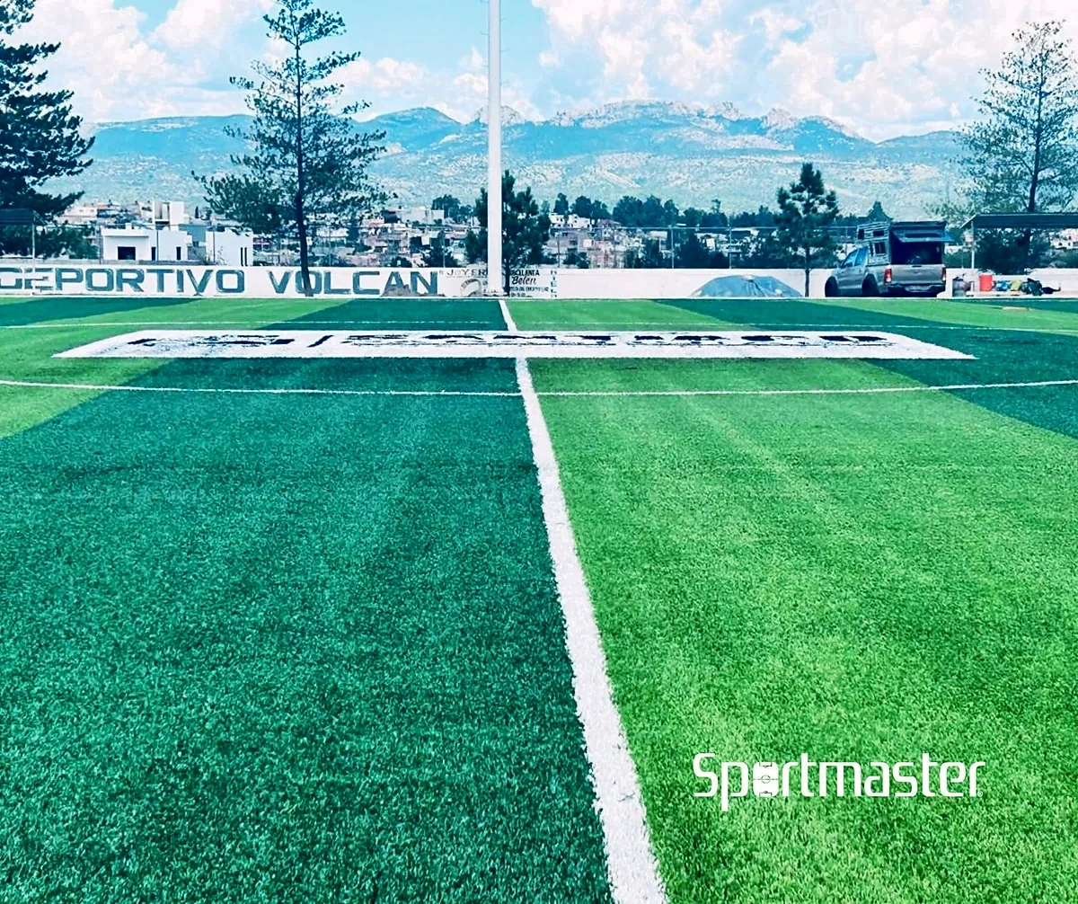 Pasto sintético en el estado de Durango: Cancha de fútbol soccer en el Deportivo Volcán, Santiago Papasquiaro