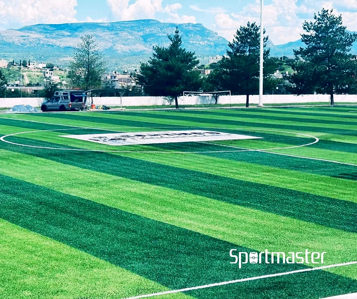 Pasto sintético en el estado de Durango: Cancha de fútbol soccer en el Deportivo Volcán, Santiago Papasquiaro