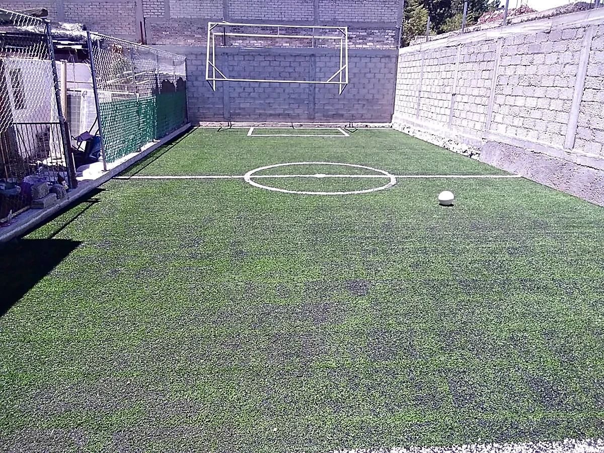 Cancha de fútbol 5 con pasto sintético en Ecatepec, Estado de México