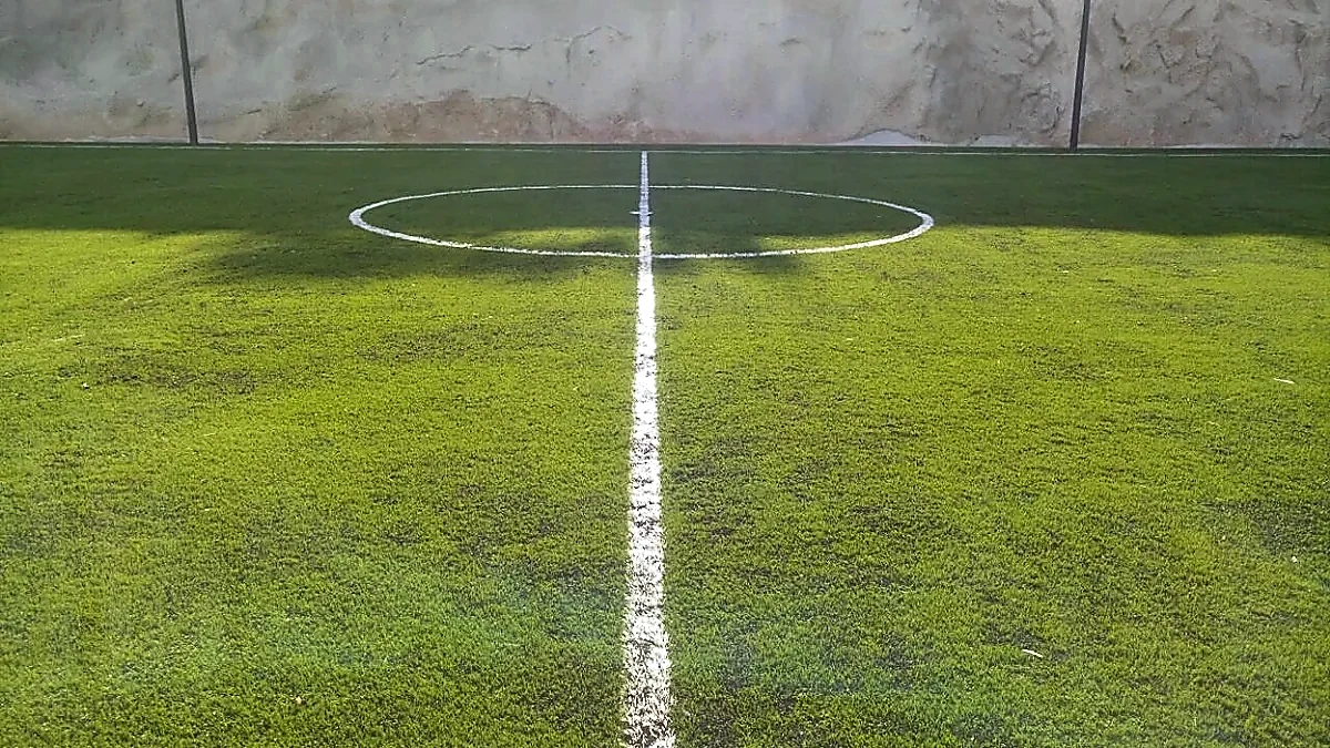 Cancha de fútbol 7 con pasto sintético en Alsea, Cuautitlán Izcalli, Estado de México: líneas de juego insertadas en el mismo pasto