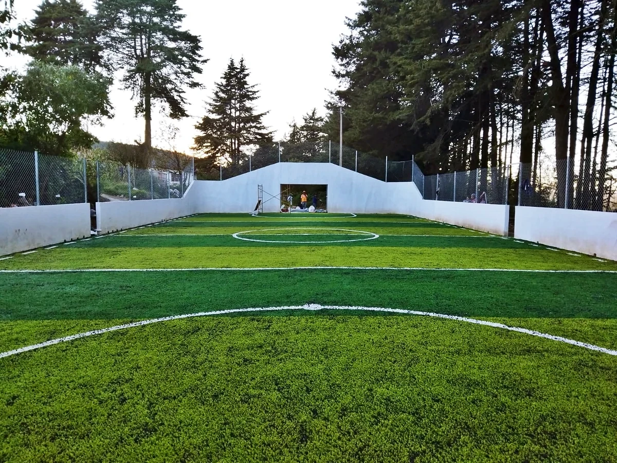 Cancha de fútbol rápido con pasto sintético en El Oro, Estado de México