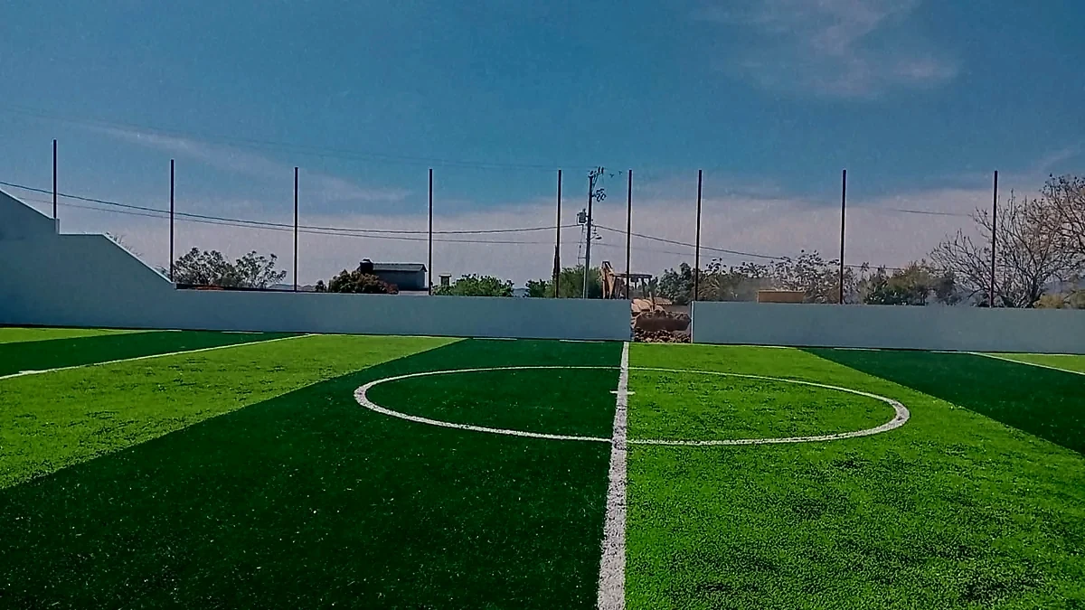 Cancha de fútbol rápido con pasto sintético en San Nicolás Tolentino, Estado de México
