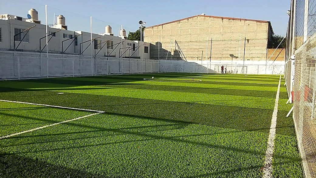 Cancha de fútbol 7 con pasto sintético en Iguala, Guerrero