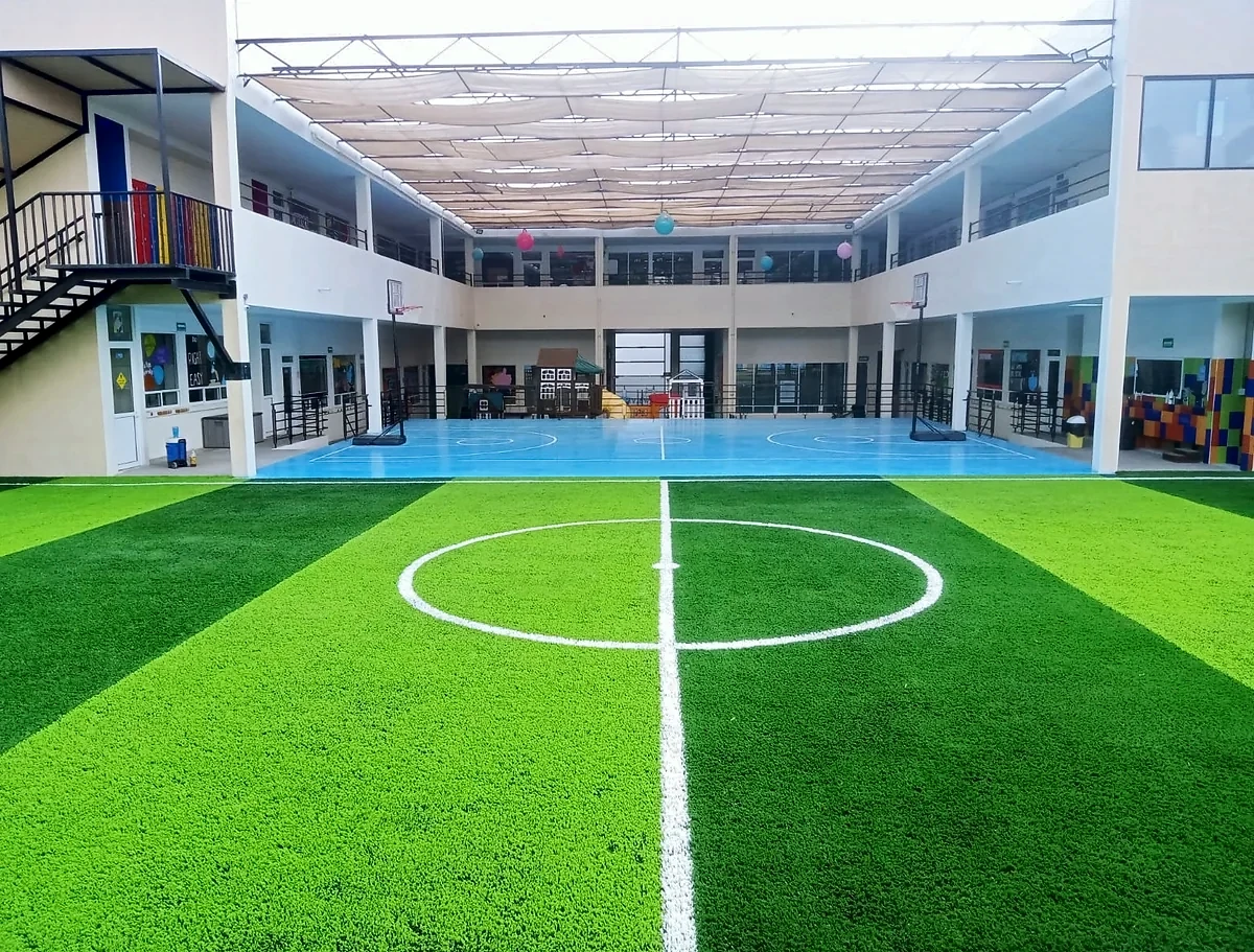 Cancha de fútbol 5 con pasto sintético en Pachuca, Hidalgo
