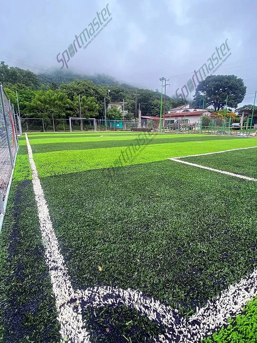 Pasto sintético en Tamazunchale y la Huasteca potosina: Cancha de fútbol 5 con pasto sintético en Xilitla, San Luis Potosí