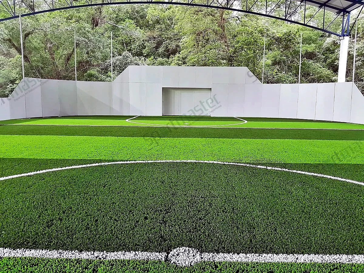 Pasto sintético en Tamuín y la Huasteca potosina: Cancha de fútbol rápido techada con pasto sintético en Matlapa, San Luis Potosí