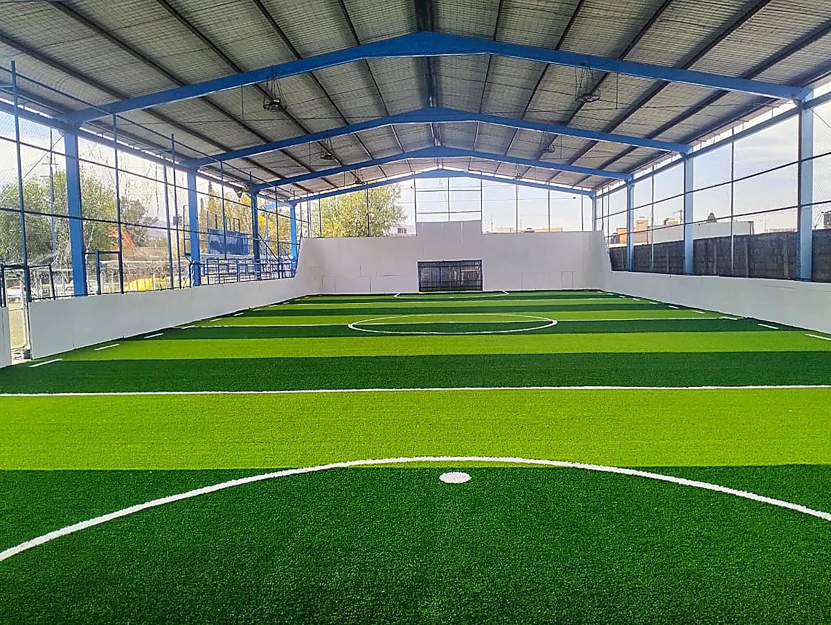 Cancha de fútbol 7 con pasto sintético en Cancha Monarca, Morelia
