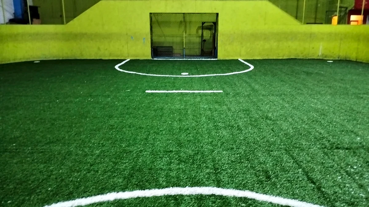Cancha de fútbol rápido con pasto sintético en Pátzcuaro, Michoacán: otra vista de la cancha