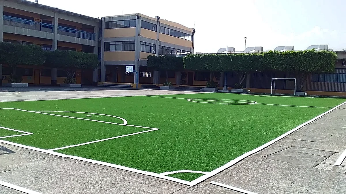 Cancha de fútbol 7 en el Colegio Miraflores, Cuernavaca