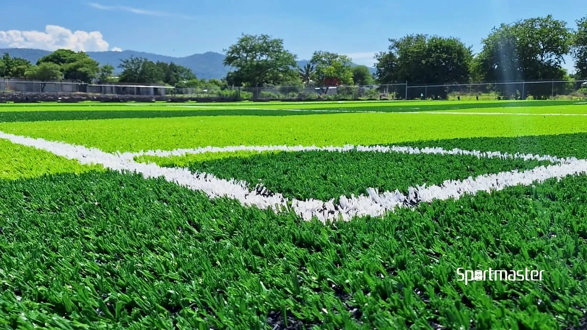 Cancha de fútbol 7 con pasto sintético en Deportivo Ayaña, Ayala, Morelos: otra vista de la cancha de fútbol 7