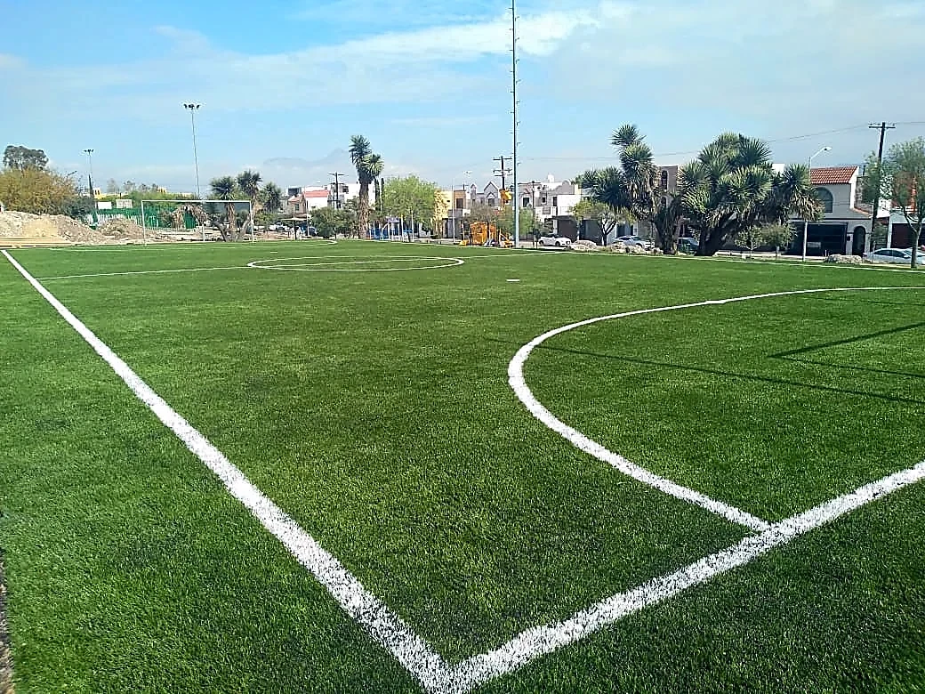 Cancha de fútbol 5 en el Fraccionamiento Residencial Cumbres Oro, Monterrey