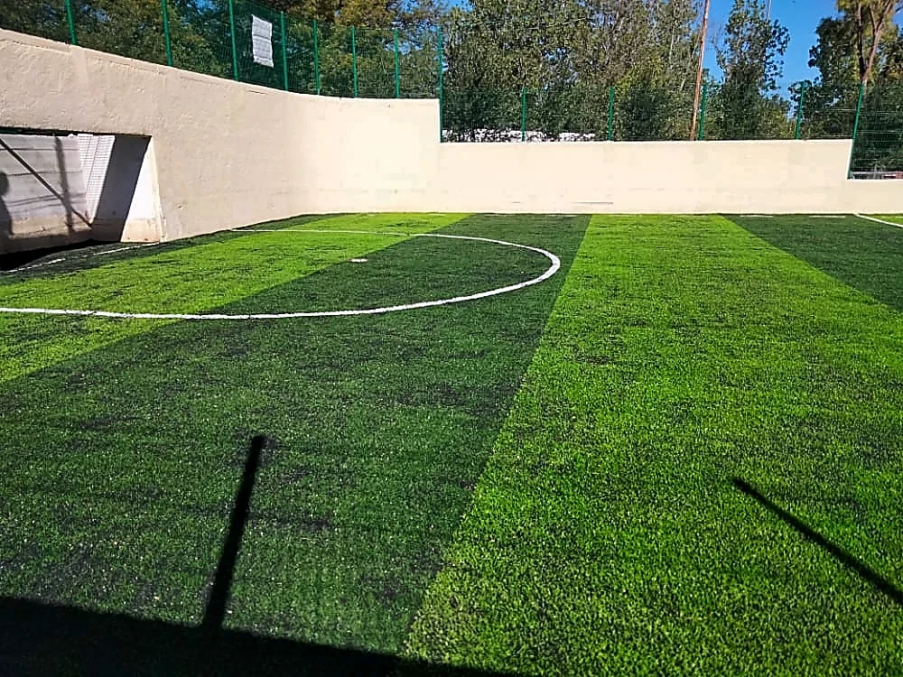 Cancha de fútbol 5 con pasto sintético en Unidad Deportiva Zaragoza