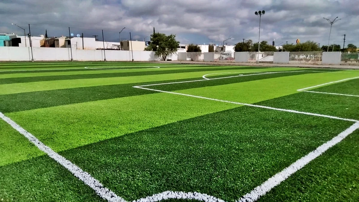 Pasto sintético en Monterrey y Nuevo León: Cancha de fútbol 7 en CBTIS 258, Escobedo