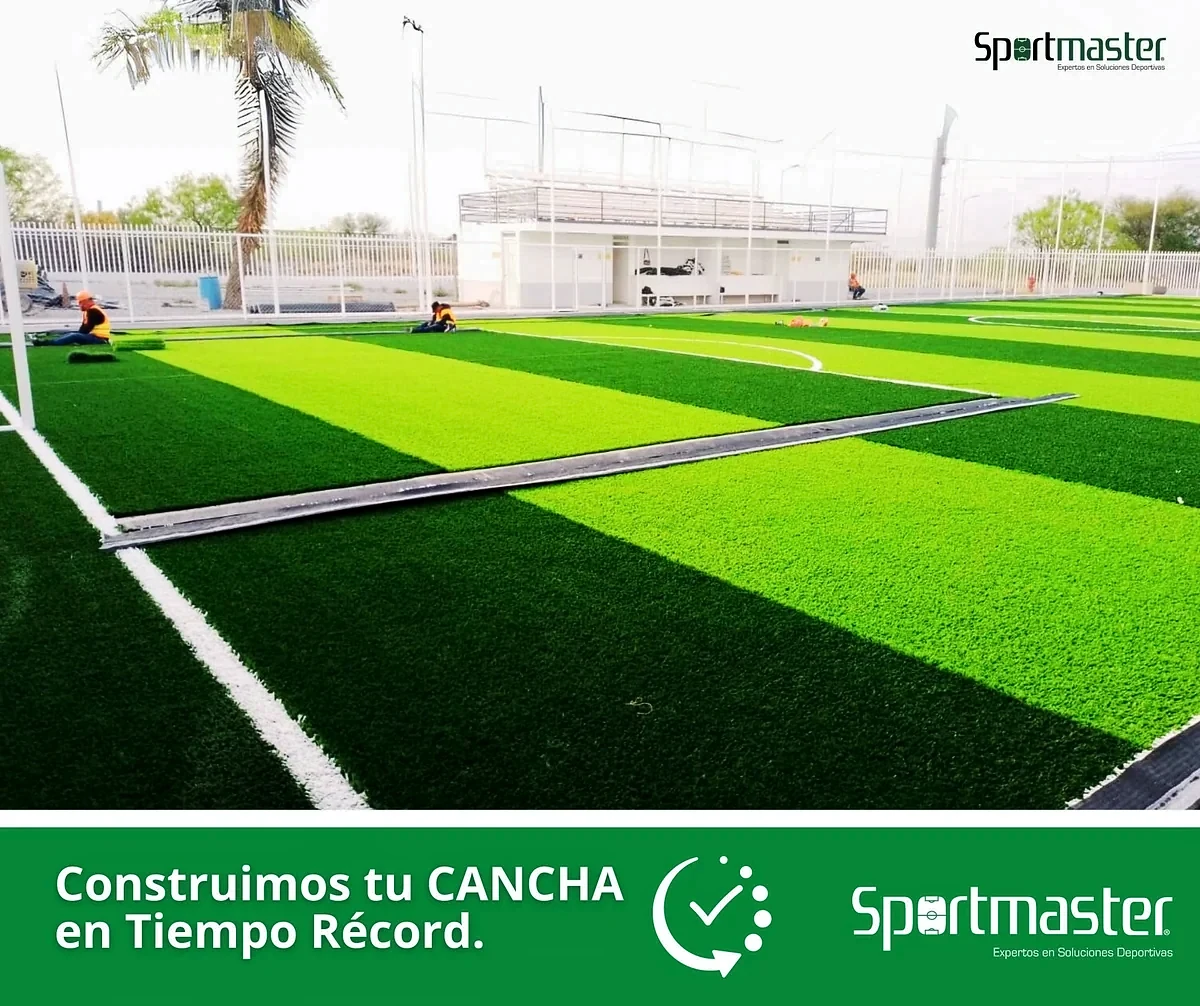 Detalle del pasto sintético de la cancha de fútbol 7 en Ciénega de Flores, Nuevo León
