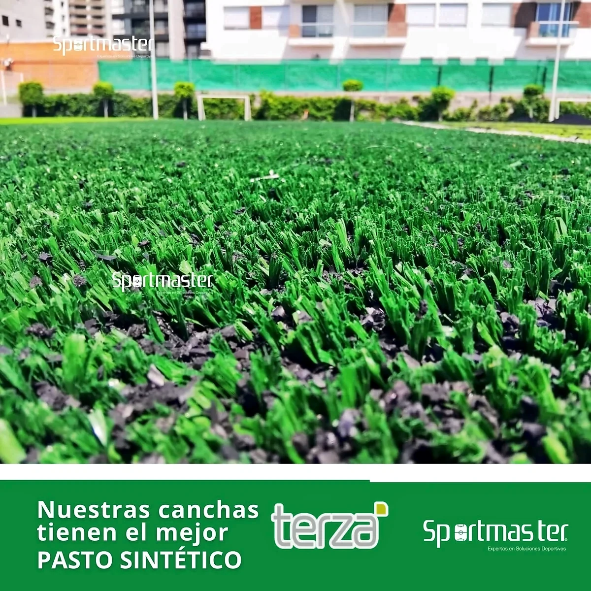 Detalle del pasto sintético de la cancha de fútbol 7 en San Andrés Cholula, Puebla