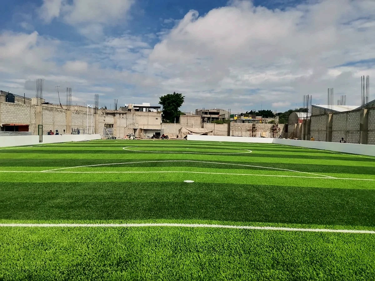 Cancha de fútbol 7 con pasto sintético en Tehuacán, Puebla