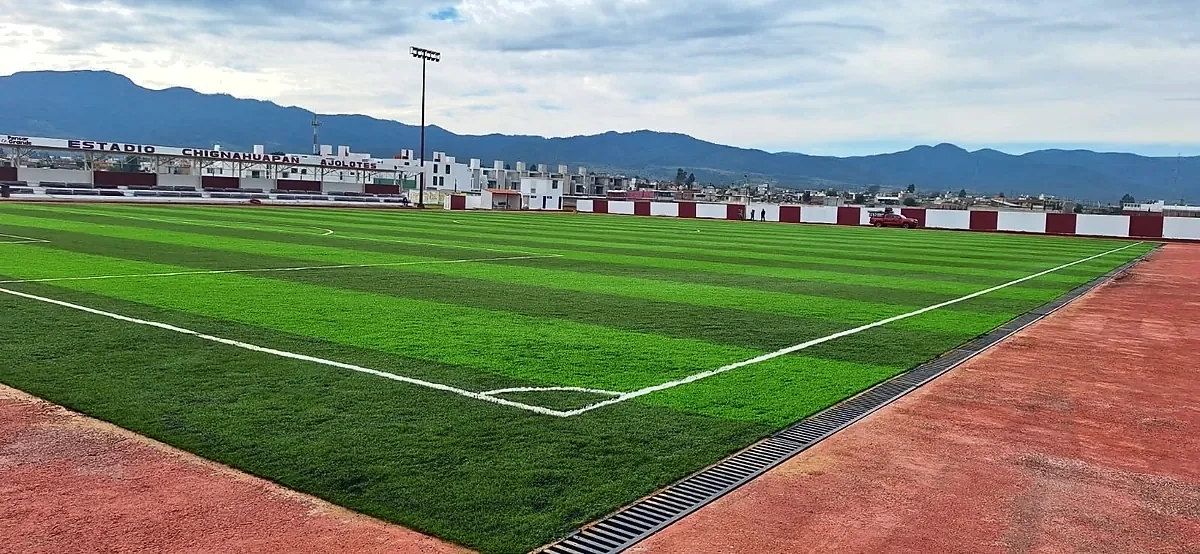 Cancha de fútbol soccer con pasto sintético en Campo Deportivo Chignahuapan, Puebla