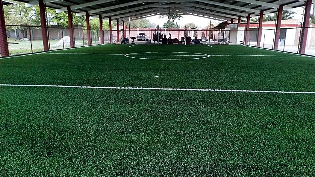 Cancha de fútbol 5 techada en el Centro Deportivo Ferro Gol, Río Verde
