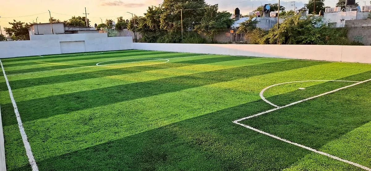 Cancha de fútbol 7 con pasto sintético en Ciudad Valles