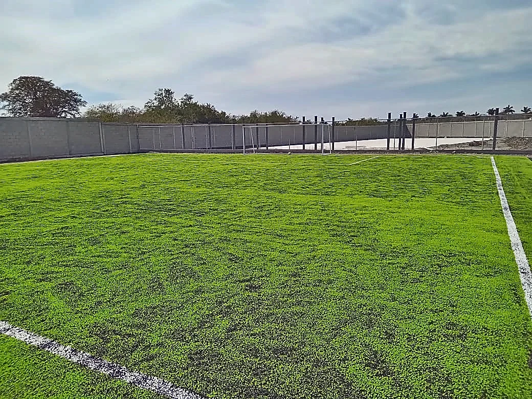 Cancha de fútbol 7 con pasto sintético en Campestre 53, Mazatlán, Sinaloa: otra vista de la cancha de fútbol 7