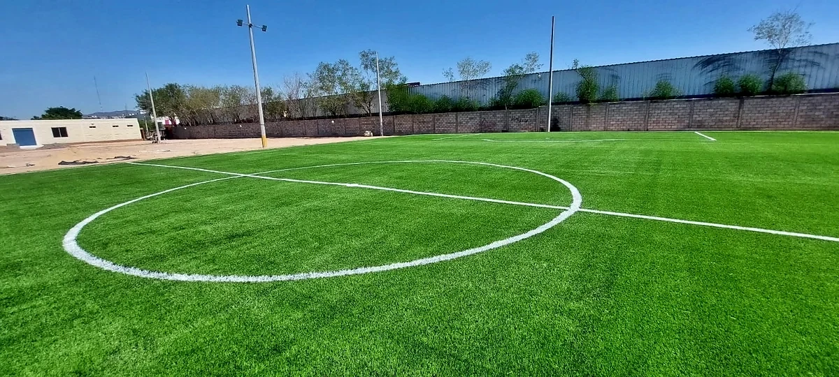 Cancha de fútbol 7 con pasto sintético en Hermosillo, Sonora