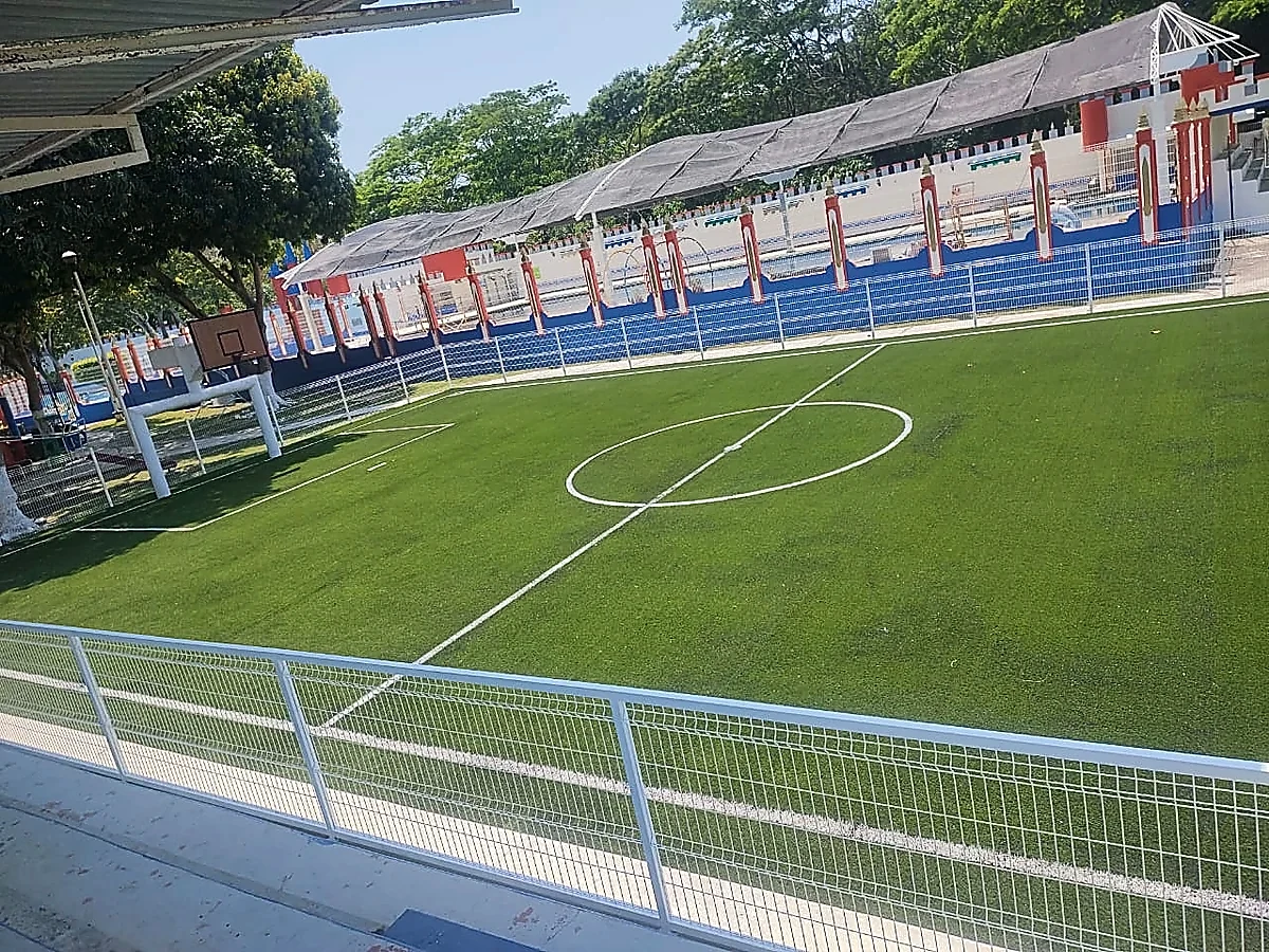 Cancha de fútbol 7 con pasto sintético en Acachanpan, Villahermosa