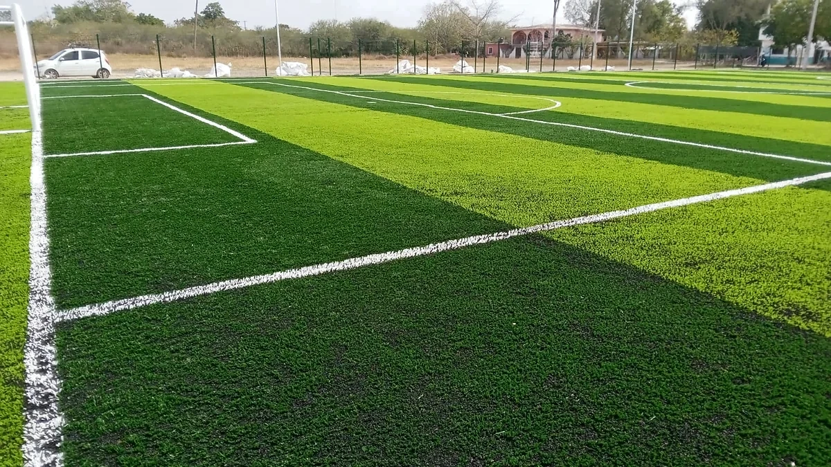 Cancha de fútbol 7 con pasto sintético en Estación Manuel, Tamaulipas: otra vista de la cancha de fútbol 7