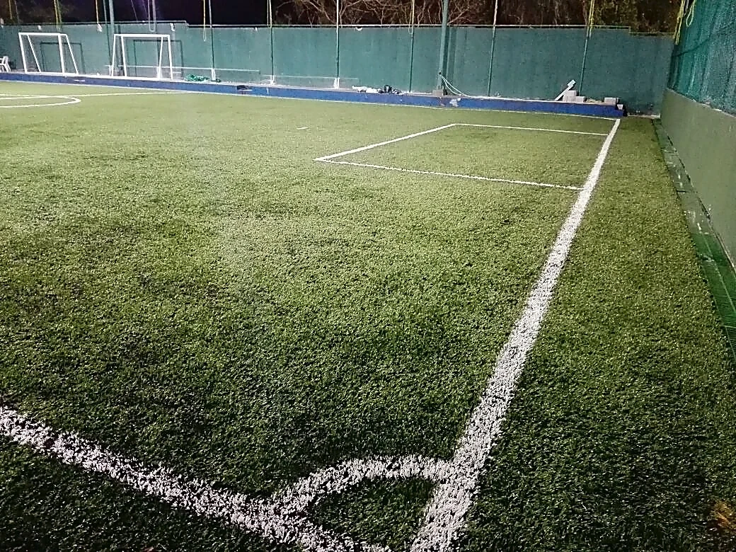 Cancha de fútbol 7 con pasto sintético en Raquet Club de Tampico AC, Tamaulipas: otra vista de la cancha de fútbol 7