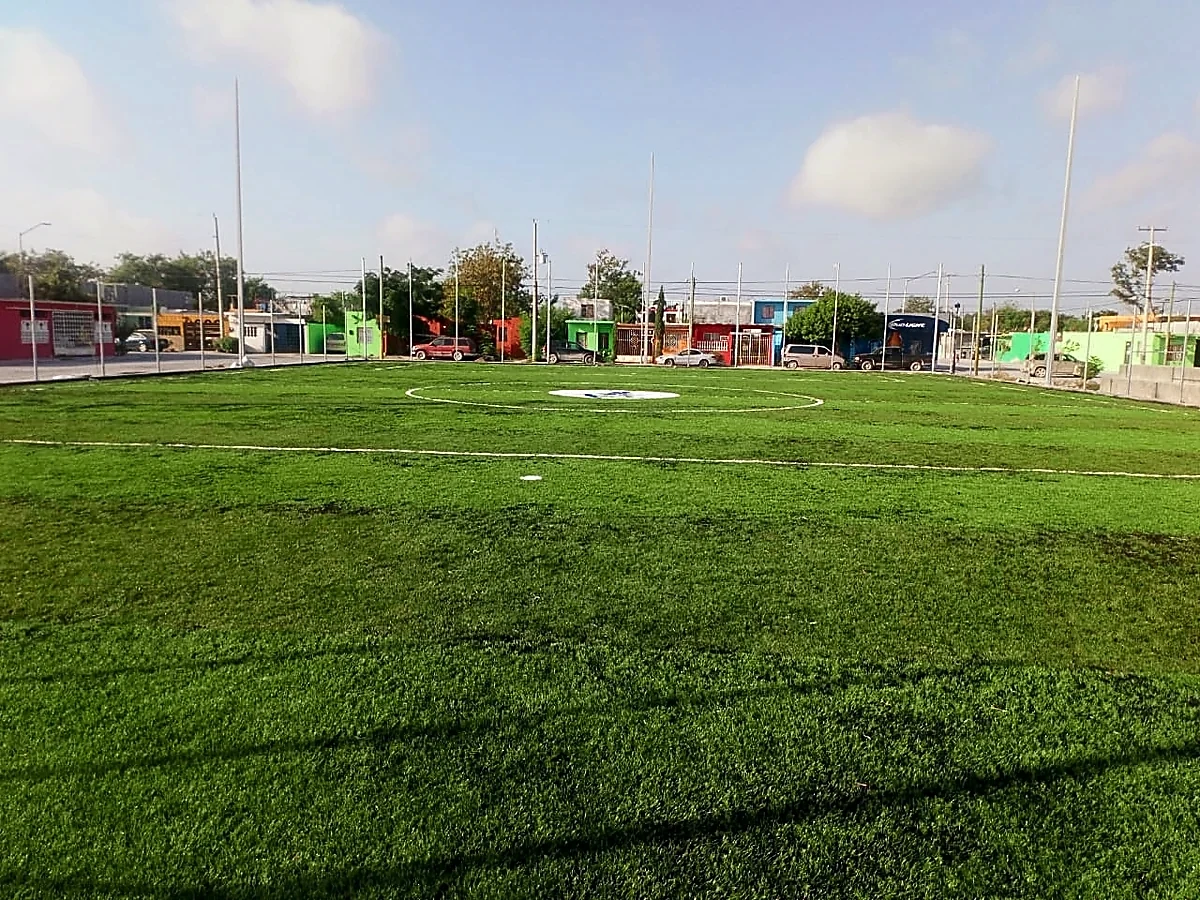 Cancha de fútbol 7 con pasto sintético en Reynosa, Tamaulipas: otra vista de la cancha de fútbol 7