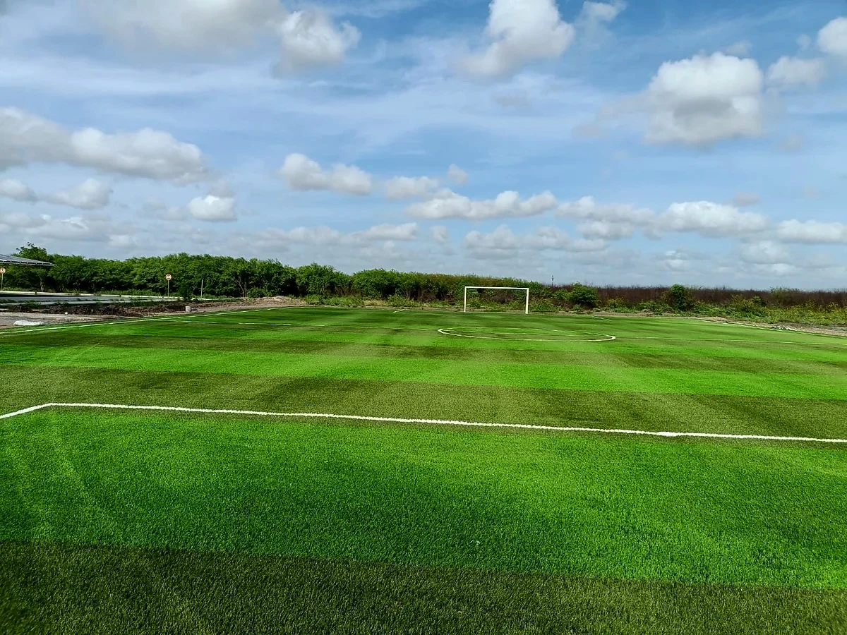 Cancha de fútbol 7 con pasto sintético en Universidad Tecnológica de Matamoros