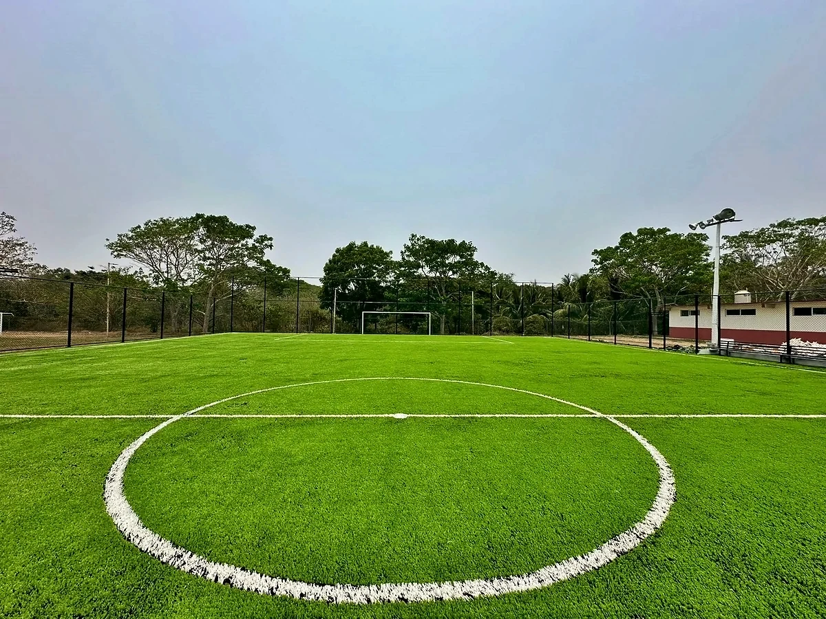 Cancha de fútbol 7 con pasto sintético en Campo de Comunidad, Paso de Ovejas