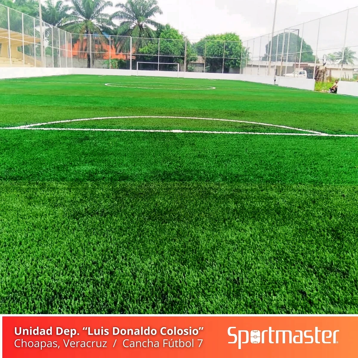 Cancha de fútbol 7 con pasto sintético en Unidad Deportiva Luis Donaldo Colosio, Las Choapas