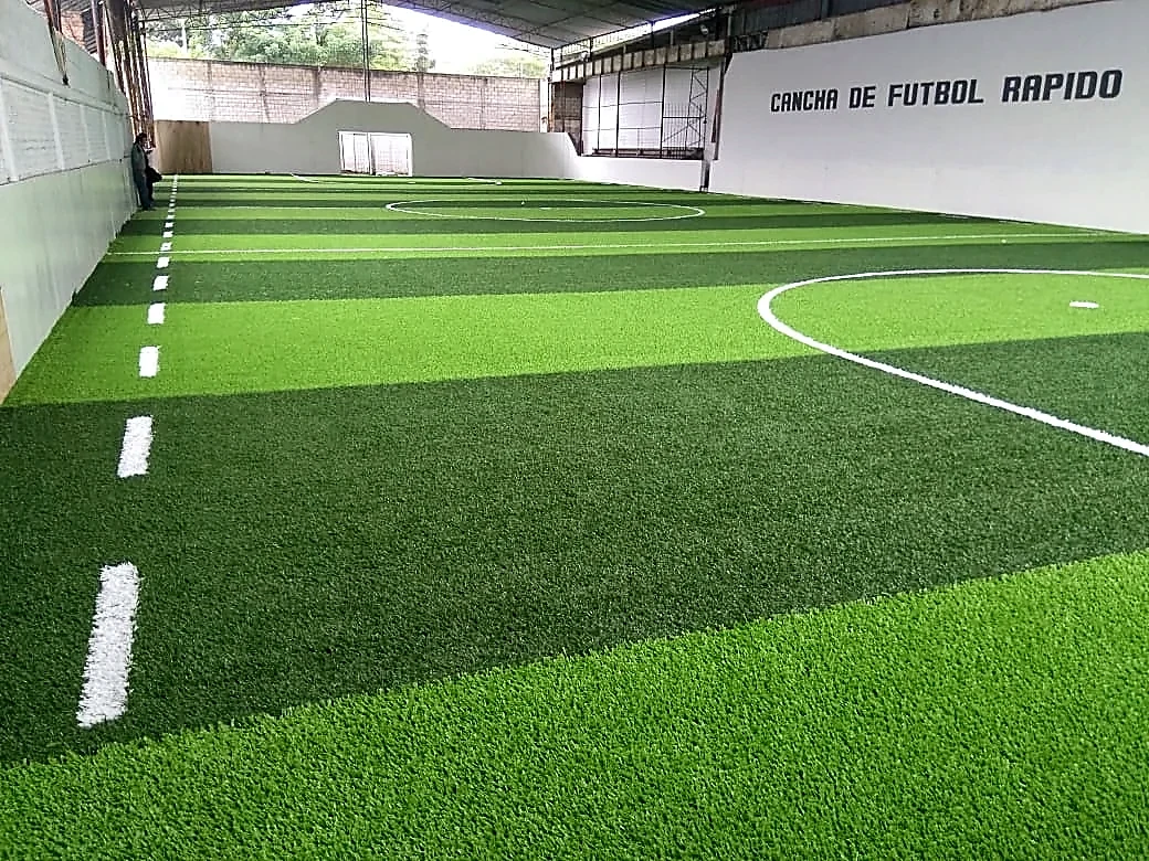Cancha de fútbol rápido con pasto sintético en Campo Deportivo Maracaná, Poza Rica